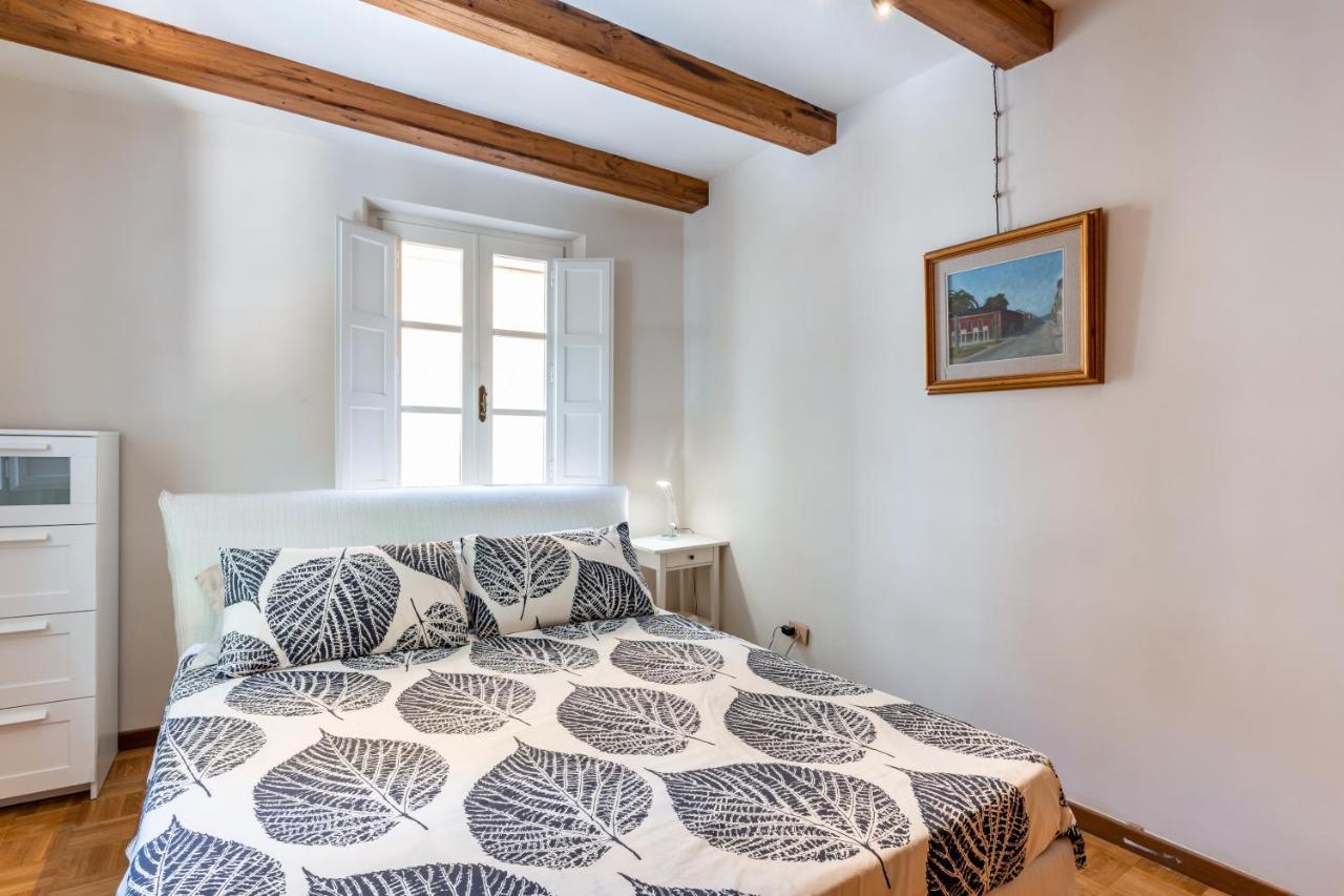 Piazza Napoleone Lovely Central Apartment Лукка Экстерьер фото
